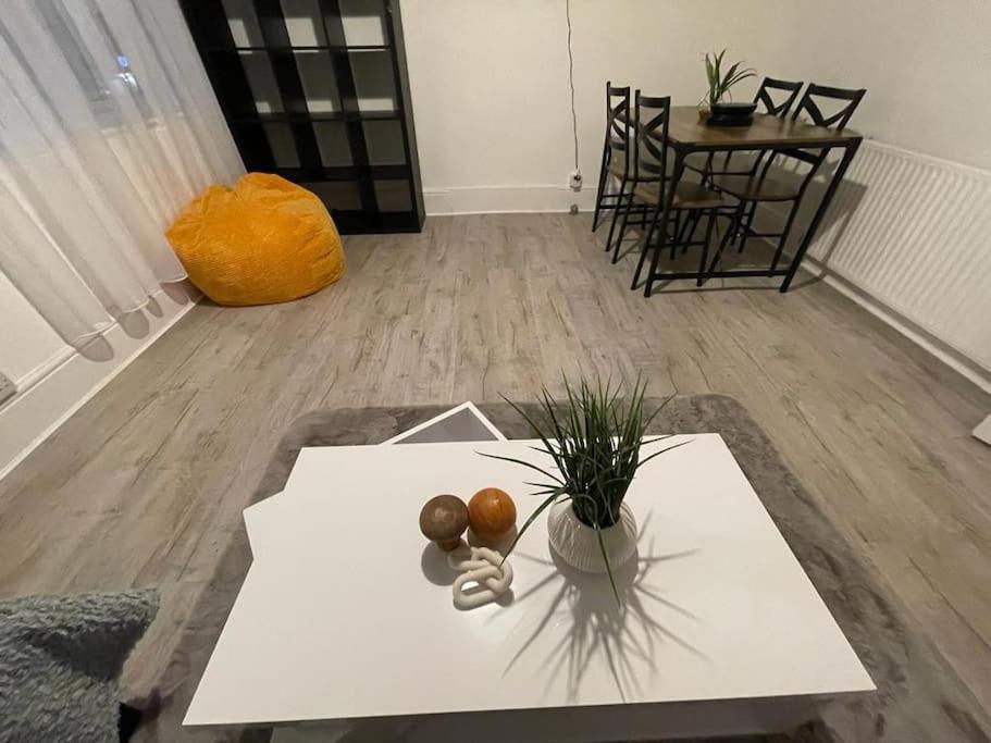 Comfy 2 Bedroom On Tower Bridge لندن المظهر الخارجي الصورة