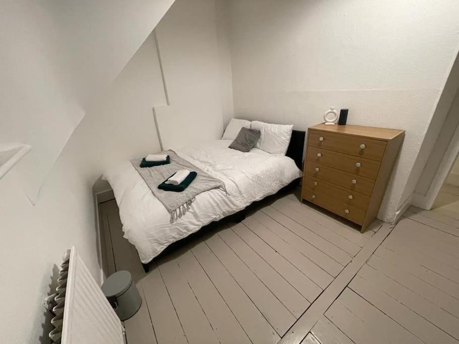 Comfy 2 Bedroom On Tower Bridge لندن المظهر الخارجي الصورة