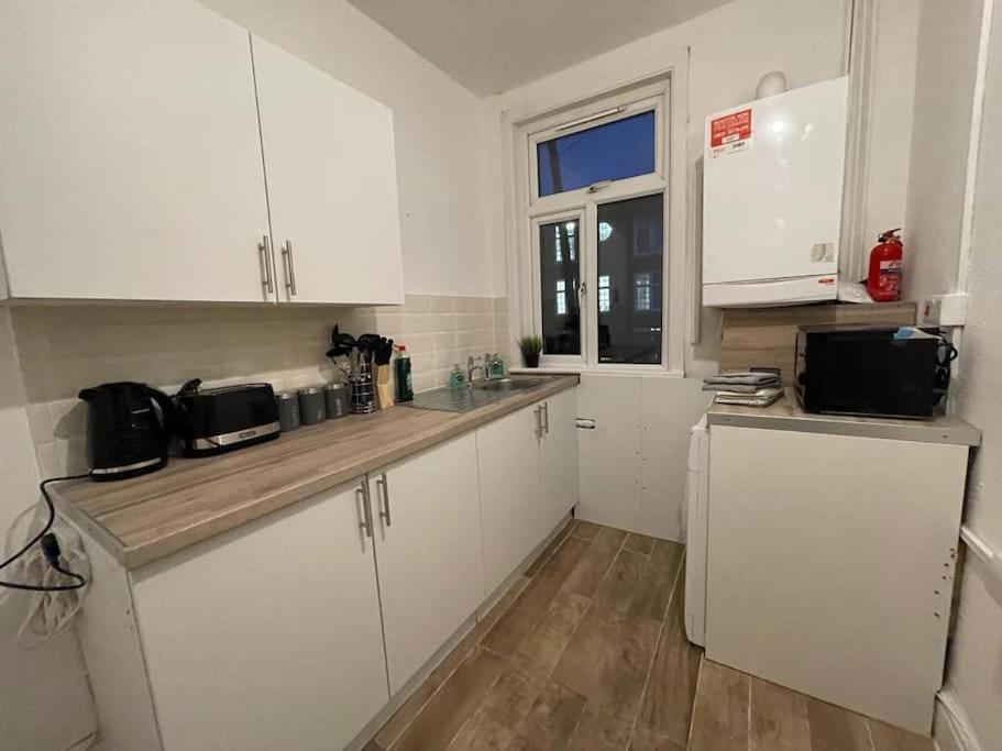 Comfy 2 Bedroom On Tower Bridge لندن المظهر الخارجي الصورة